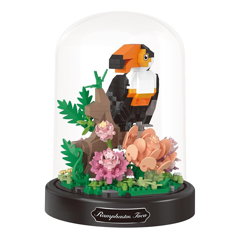 Creactive Mini particles with dust cover toy building blocks Bee butterfly Dragonfly Mantis  insect series desktop decoration