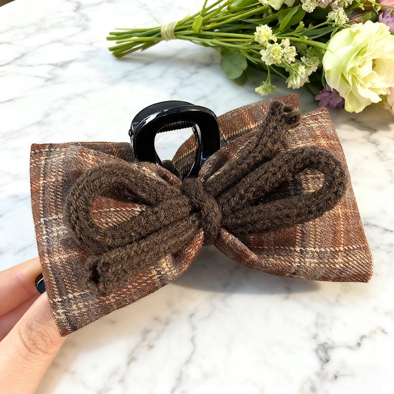 Maple Mint Plaid Bow Claw Clip – Korean Style Autumn/Winter Hair Accessory