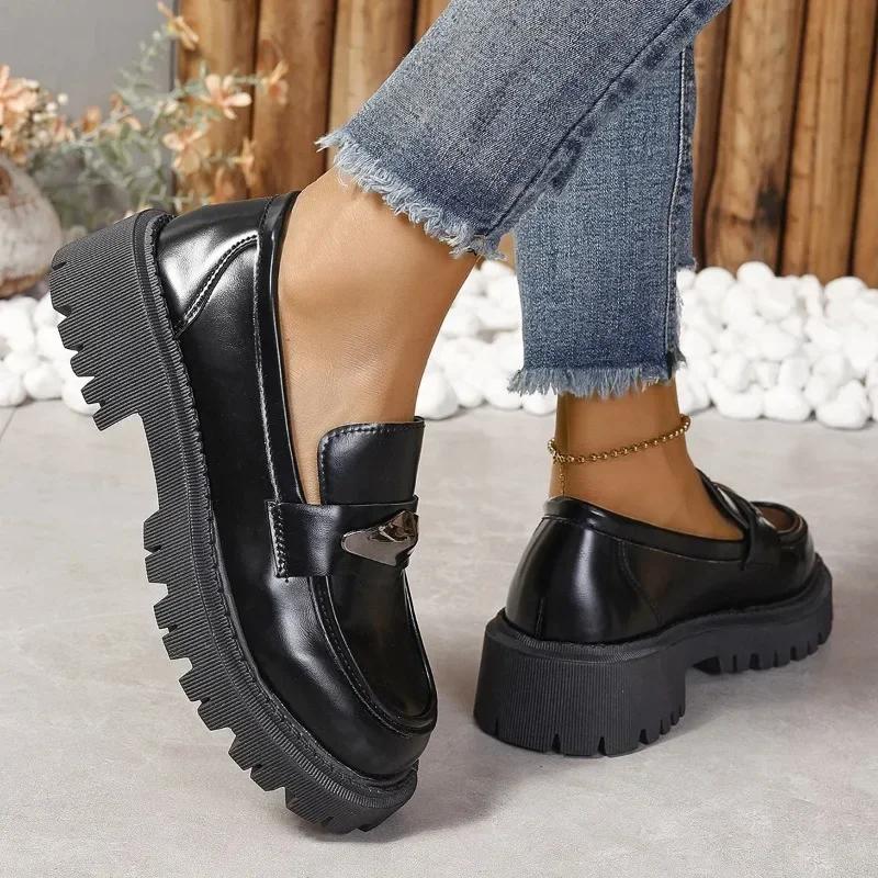Fashion 2024 High Quality Shoes for Women One Kick Women Pumps Autumn Round Toe Metal Decoration Casual Chunky Heels Large Size Loafers