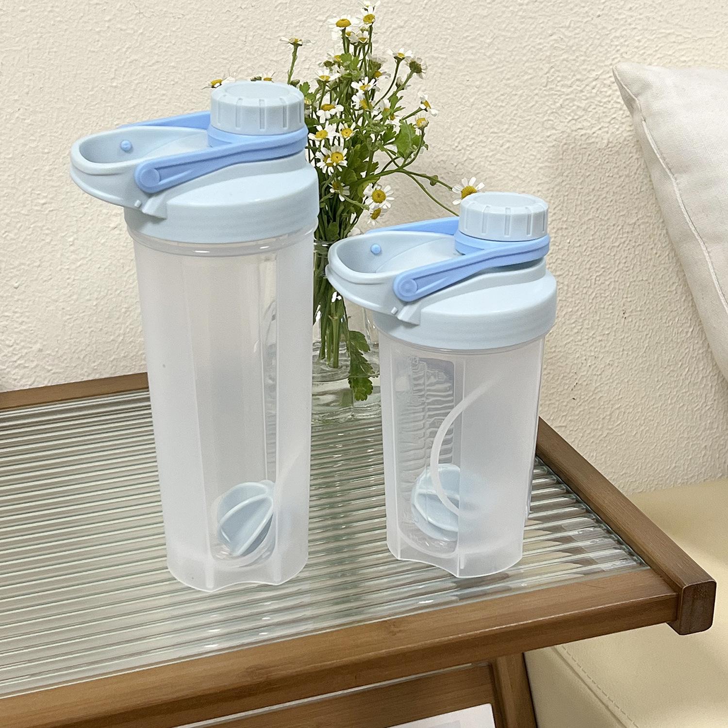 

Стакан-шейкер для смузи с мерной шкалой: Смеситель для протеина и электролитов, пластиковая спортивная бутылка для воды для фитнеса 500ml