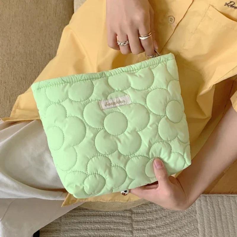 Sweet Flower Women's Quilting Cosmetic Bag Large Capacity Ladies Love Makeup Case Female Travel Storage Bags Clutch Handbags