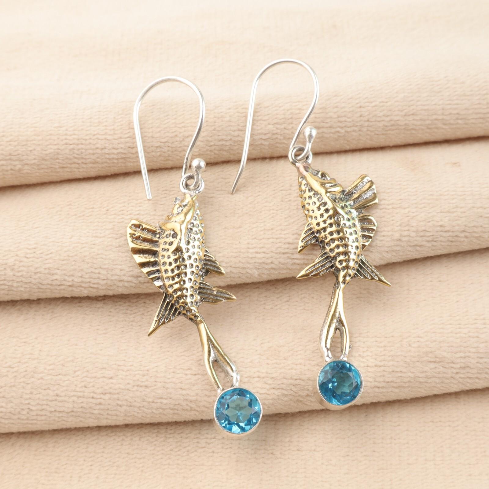 

Швейцарский голубой топаз Драгоценный камень 925 Стерлинговое серебро Ювелирные изделия Ручная работа Серьги 2.17 EE-148-18