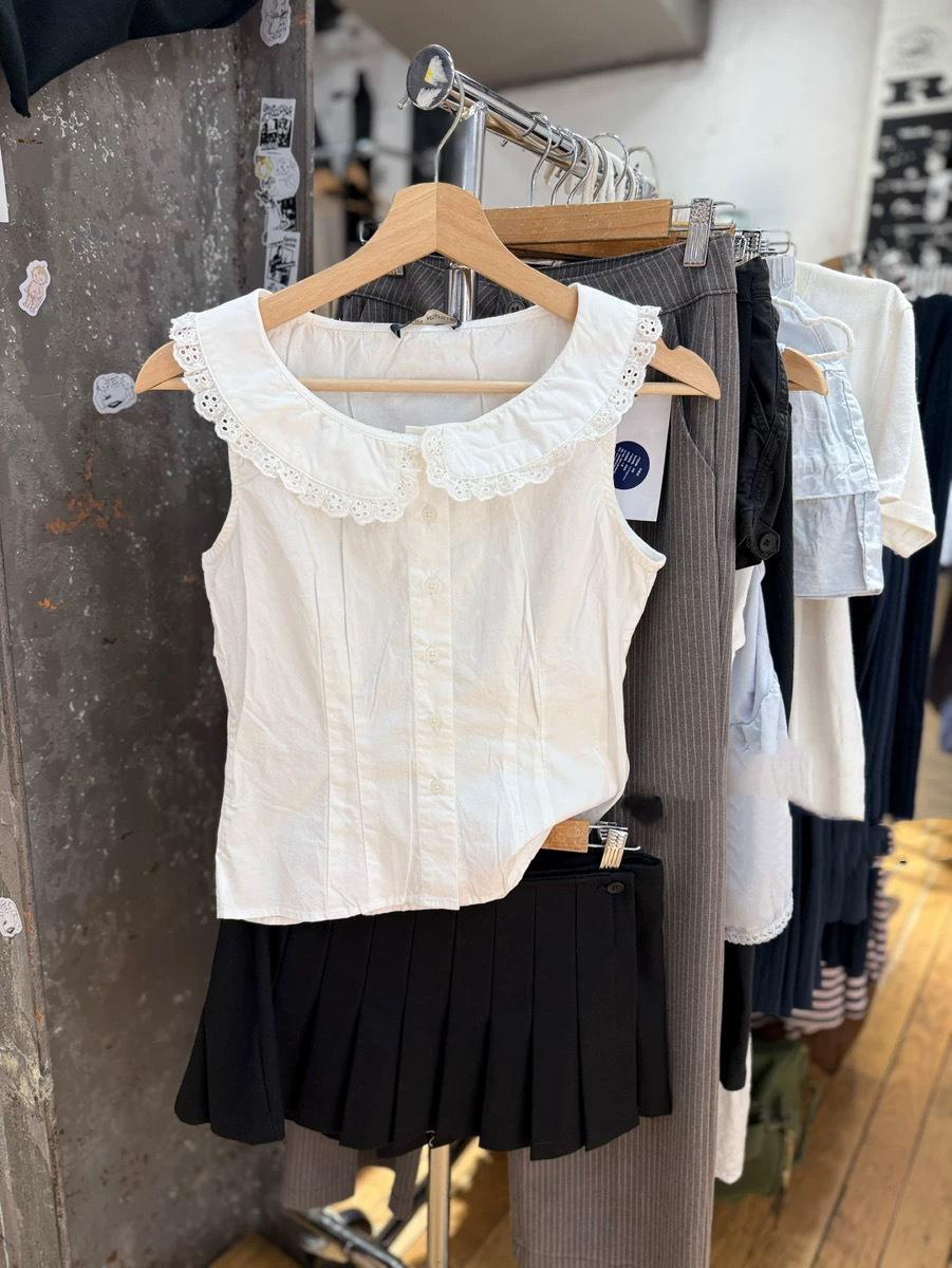 Women White Eyelet Lace Peter Pan Collar Sleeveless Blouse, Front Button Fitted Tank Top One size fits all белый