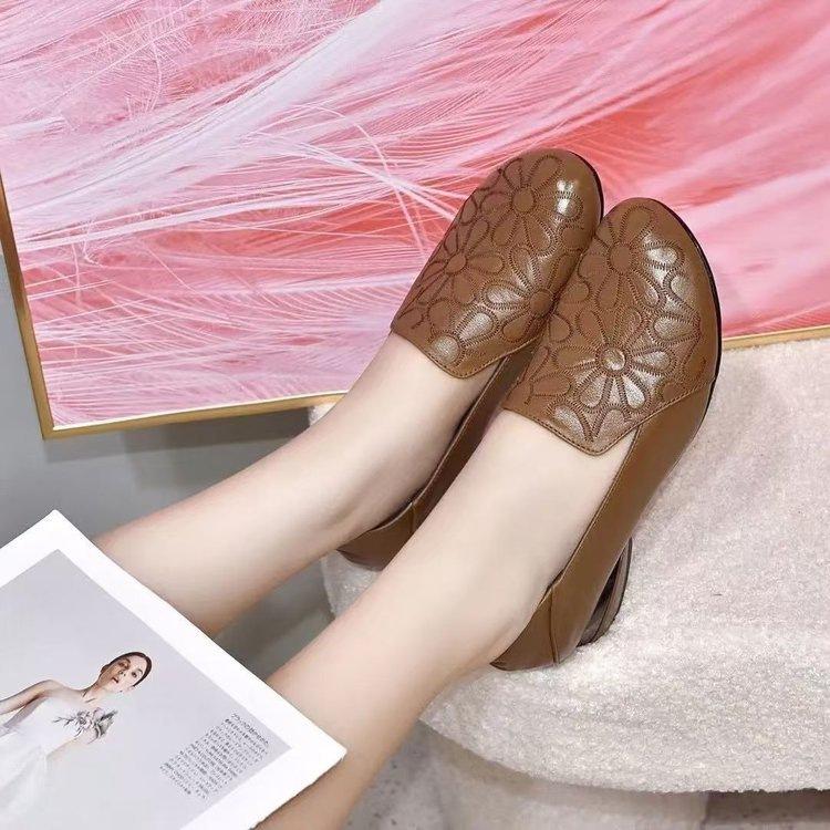 Freizeitschuhe niedriger Absatz runde Spitze Frühling neu weiches Leder einfarbige Schuhe weiche Sohle nicht müde Füße Lederschuhe