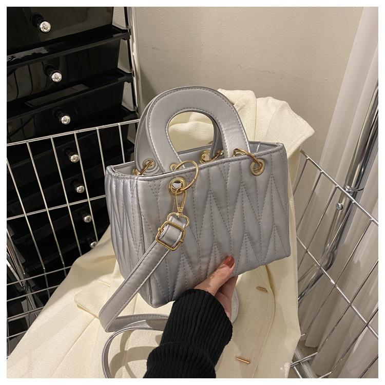 Embroidered thread bag texture handbag 2025 diamond portable messenger bag personalized design small square bag