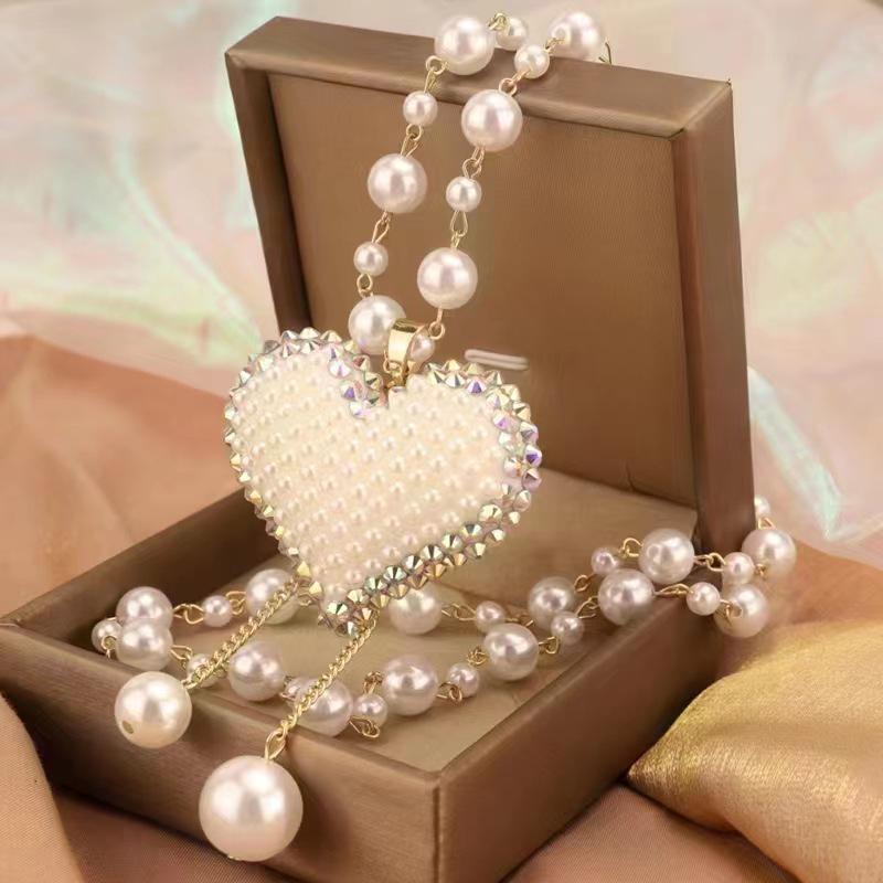 Korean Pearl Necklace: Luxurious Long Sweater Chain for Autumn/Winter