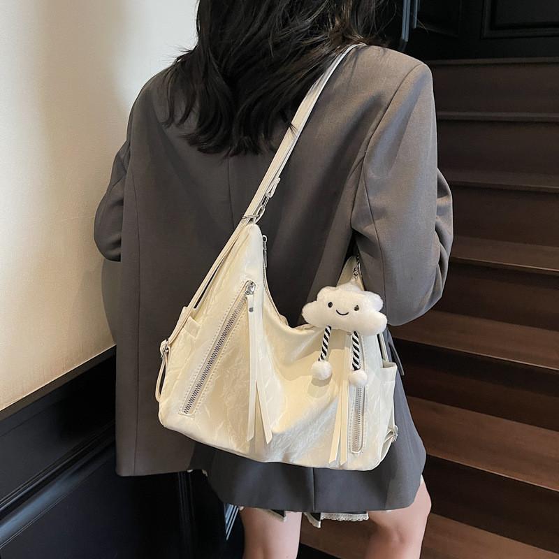 Minimalist Womens Large Capacity Pu Shoulder Bag With Zipper Closure For Daily Use