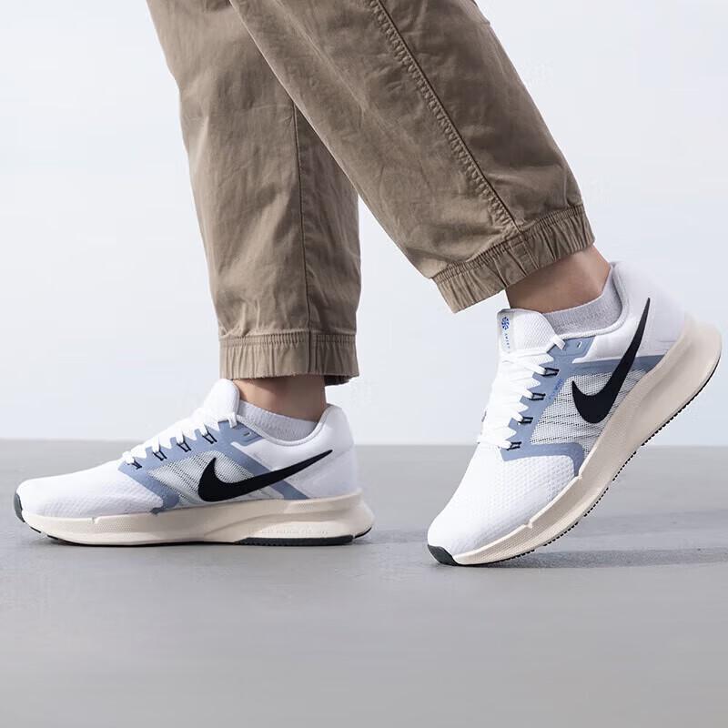 Nike Men's Run Swift 3 Running Shoes