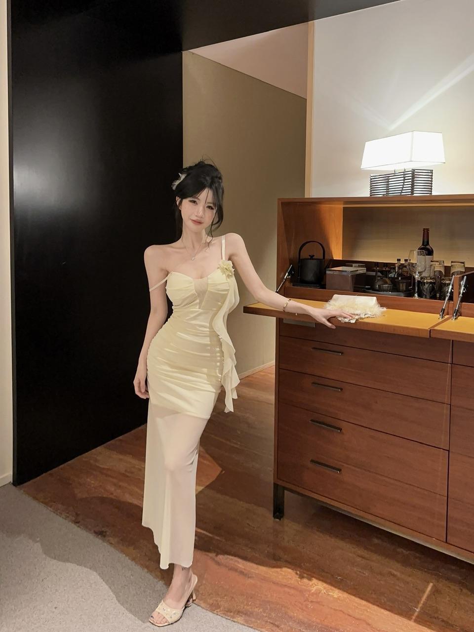 Elegant Low-Cut Spaghetti Strap Mesh Tassel Bodycon Evening Gown Small абрикосовый