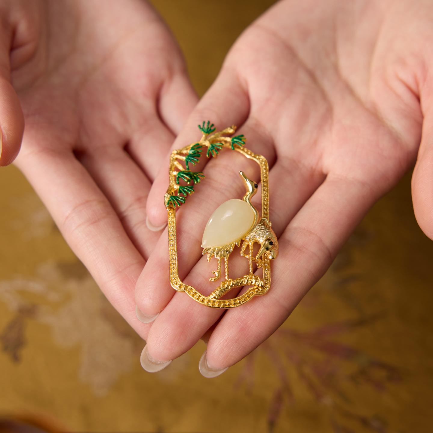 

Pine & Crane Hetian Jade Retro Brooch – Elegant Chinese Design Women s Accessory