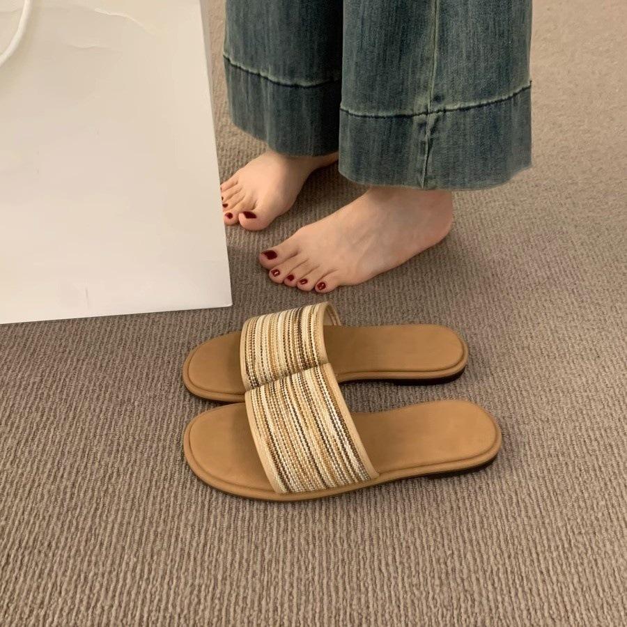 Ethnic style woven word with flat bottom slippers women's summer wear 2025 new casual beach sandals