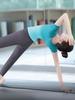Gradient Yoga Women's Quick-Dry Short Sleeve Slimming Fitness Set
