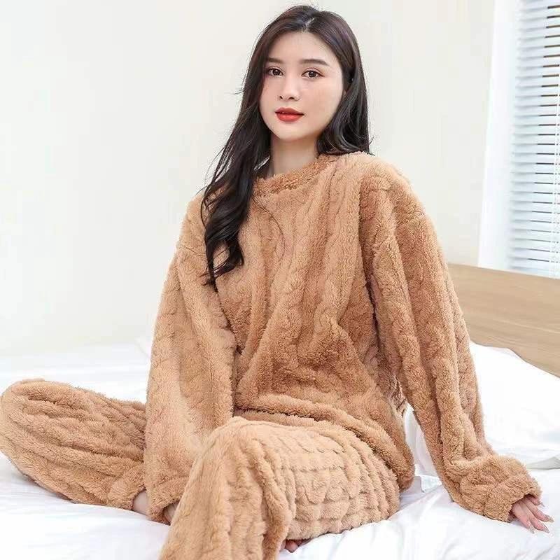 Coral Fleece Pajamas for Women In Winter, Thickened Jacquard Long Sleeved Home Clothes, Two-piece Set for Autumn and Winter, Loose and Warm Set
