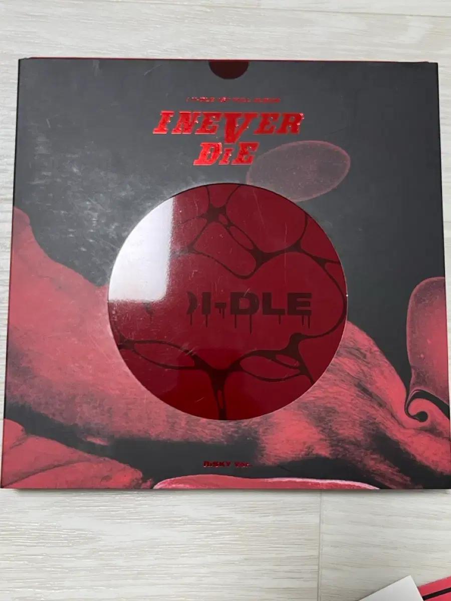 

I-DLE Girls Tomboy Album Used