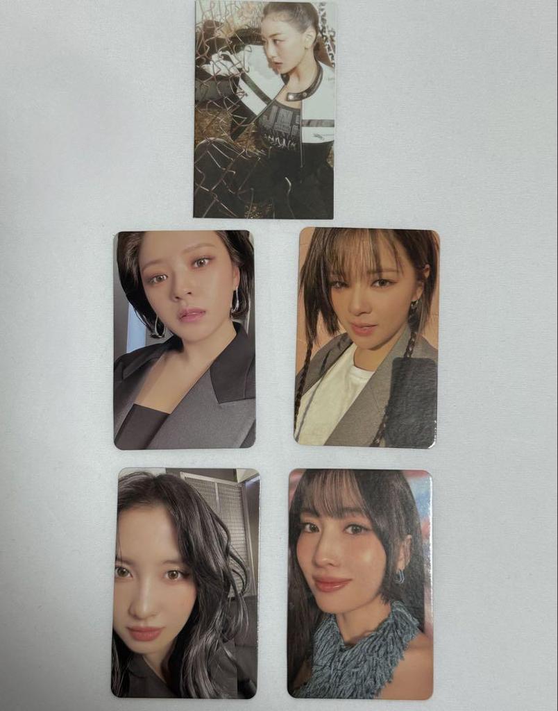 [USED] TWICE “Ready To Be: 12th Mini Album”
