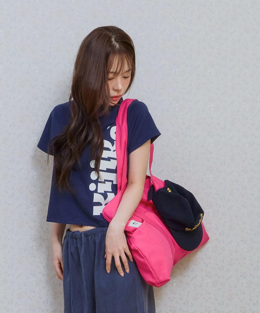 Kijiko Ke906. Angled Pocket Utility Tote Hot Pink