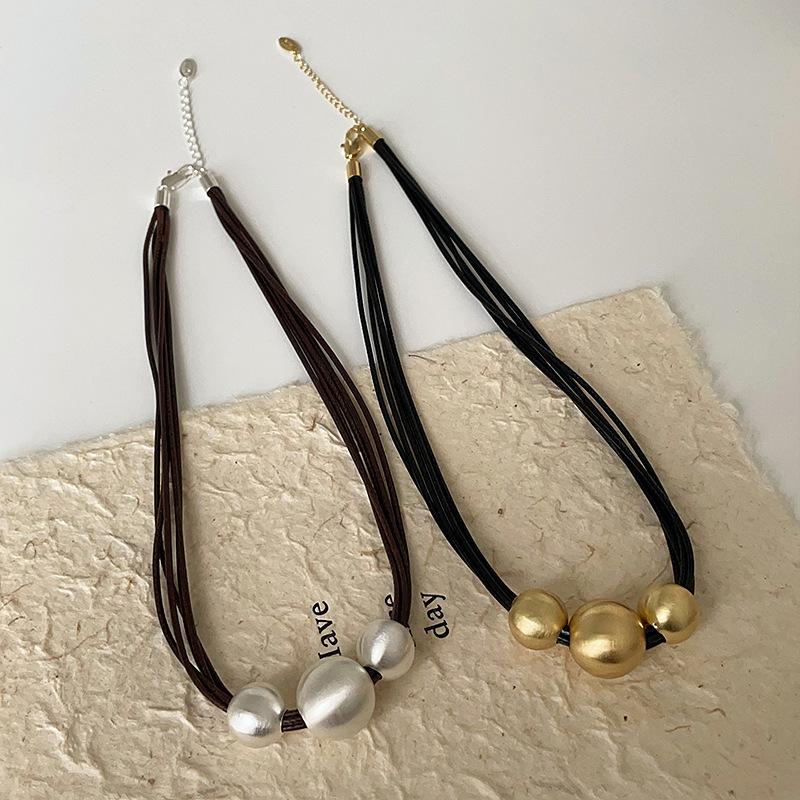 Brushed Metal Ball Pendant, Multi-Layer Necklace, Women'S Niche, Unique Personality, Fashion Temperament, Neck Chain, Collarbone Chain.