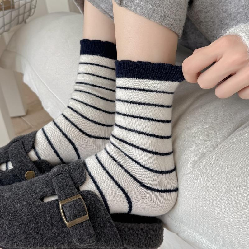 

Striped Lace Wool Socks for Women, Mid-calf Socks for Spring and Autumn, Warm and Thick, Trendy Autumn Long Calf Socks 1 pair