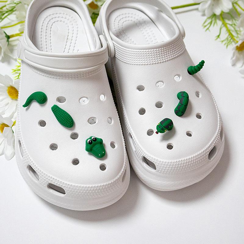 1 conjunto de pingentes de sapato de pvc com desenho de dragão chinês, acessórios engraçados para sapatos, decorações de cobra de crocodilo, fivela, presente