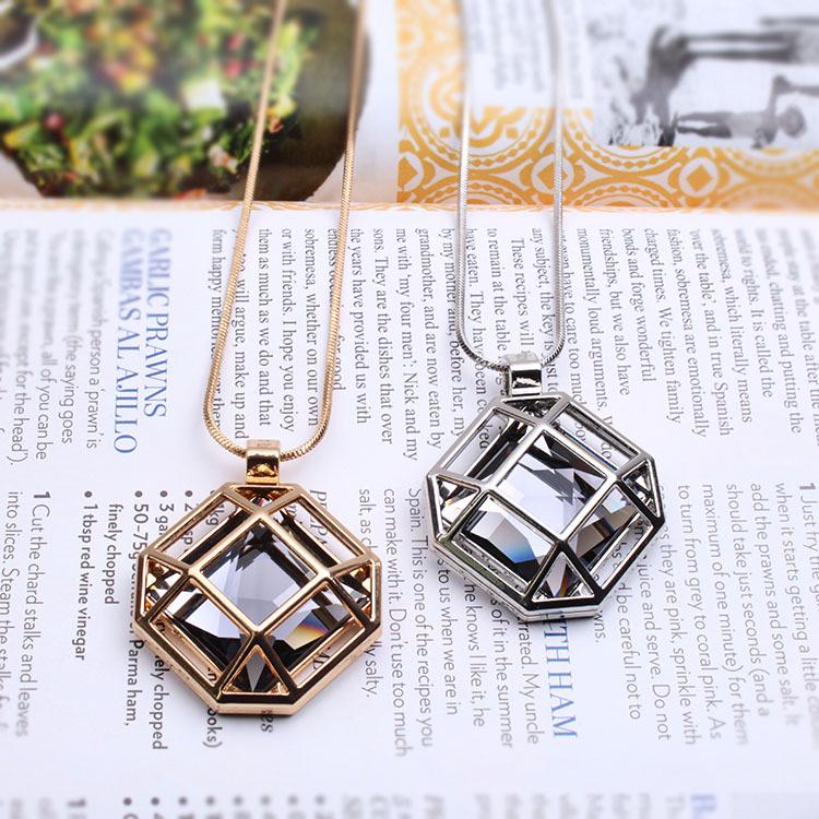 Fashion Square Hohl Pullover Kette Halskette Kleidung Zubehör Anhänger