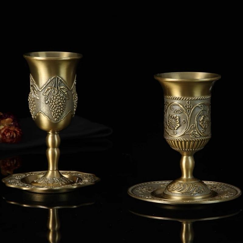 European-Style Vintage Wine Glasses,Carved Castle Texture Spirit Vodka Cup,Bronze Portable Spirits Goblet,Wedding Decoration