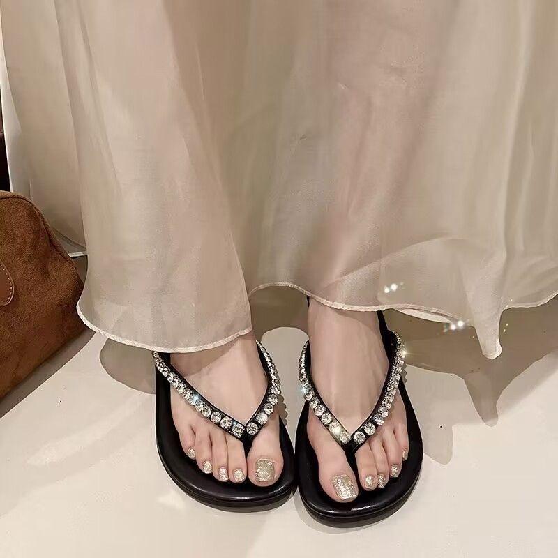 High-end rhinestone flip-flops women s summer wear new fashion non-slip fairy toe beach sandals 35 2980₽