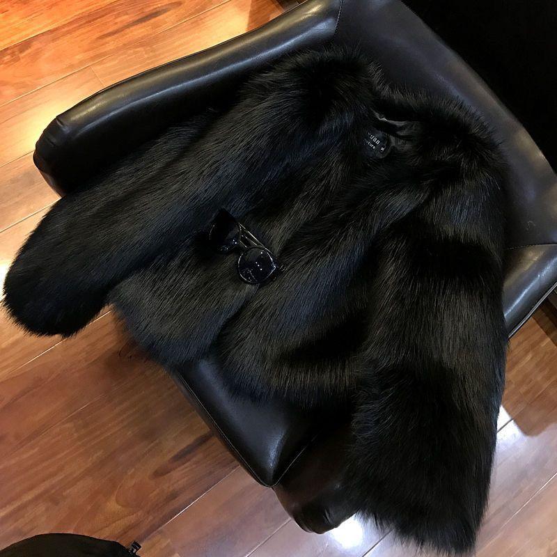 Neue Herbst- und Winter-Damenbekleidung Splicing Mode Einfarbig Vielseitig Schlank Pelz Langarmjacke