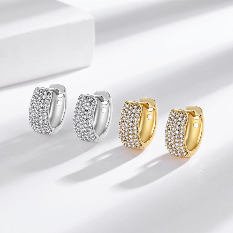 Elegant Gold-Plated Copper Hoop Earrings with Versatile Backs for a Sophisticated Look