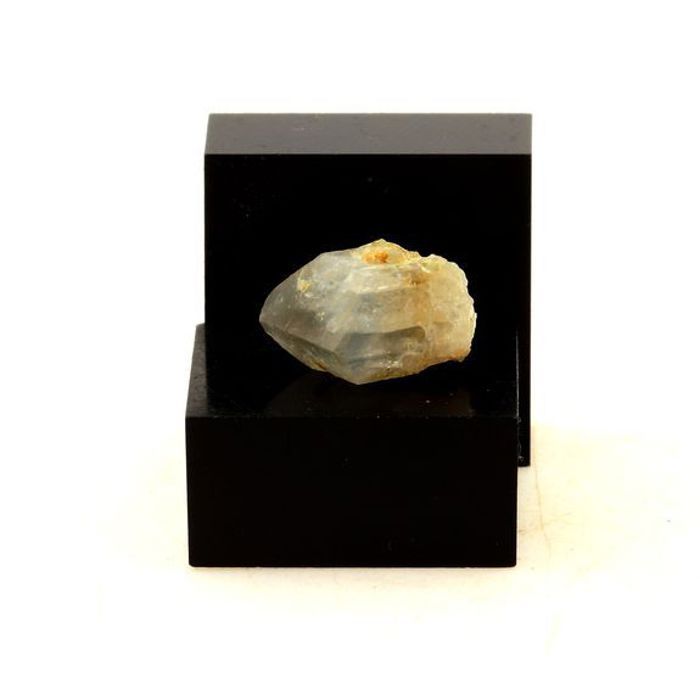 Pierres et Minéraux. Euclase. 5.94 ct. Parelhas, Rio Grande do Norte, Brésil.