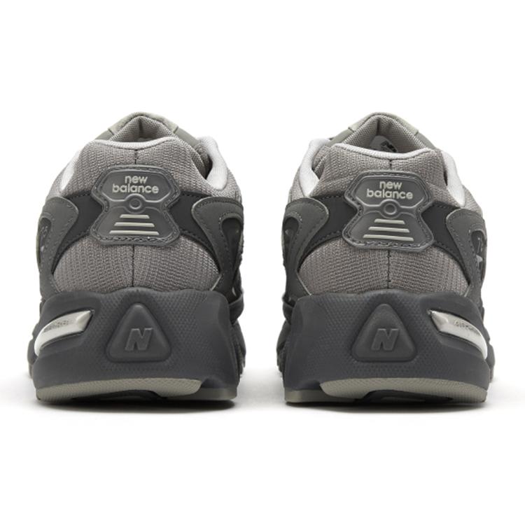 725 New Balance 'Magnet' ML725C