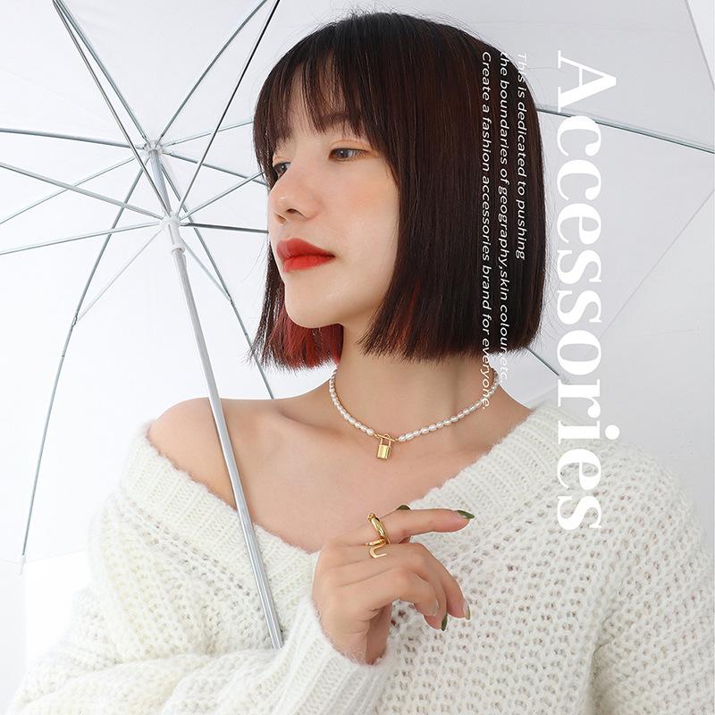 Cold Wind Natural Freshwater Pearl Ot Buckle Lock Necklace Titanium Steel Plated 18K Real Gold Jewelry P102