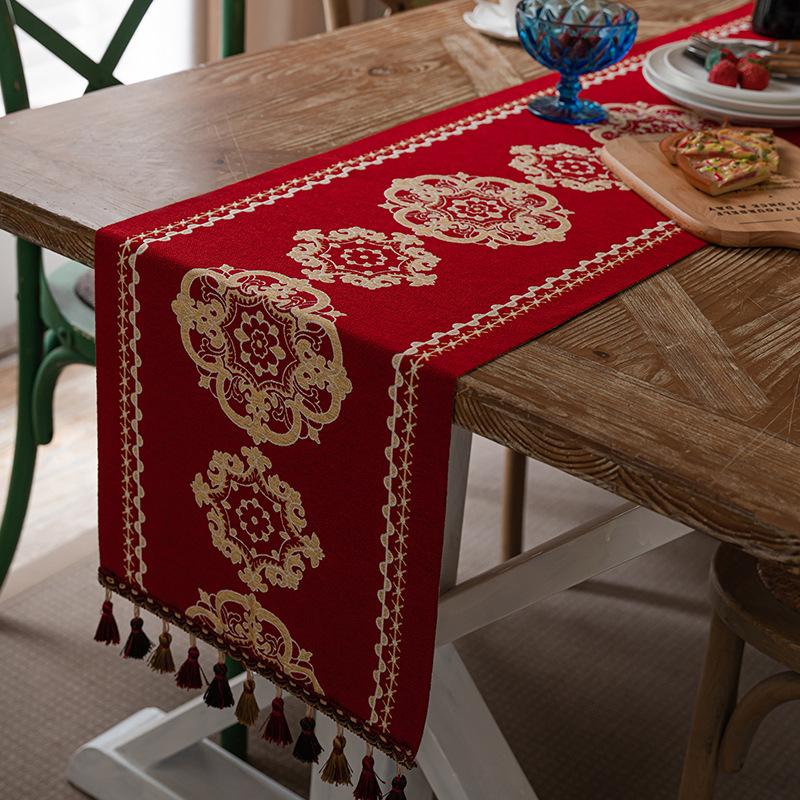 Festive Jacquard Table Runner American Long Tablecloth Christmas Holiday Atmosphere Dining Table Cover Red Fringe Party Table Scarf 35*140cm
