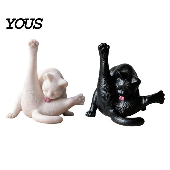 3D Printed Cat Sculpture Licking Butt Figurine, Funny Black White Kitten Small Statue Statue, Animal Desktop Decoration for Home Office Bookshelf