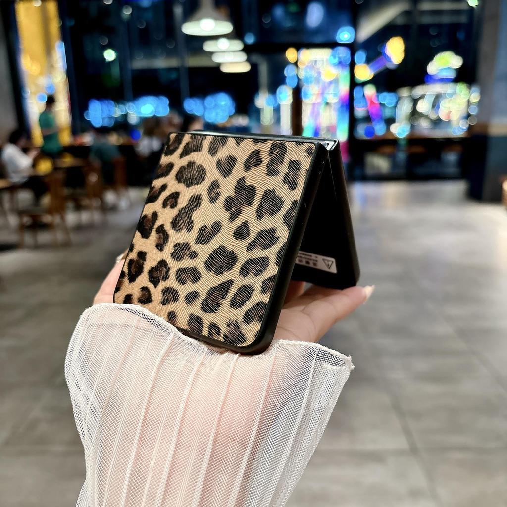 Leopardmønstret Anti-fall Deksel for Samsung Galaxy Z Flip7/6/5