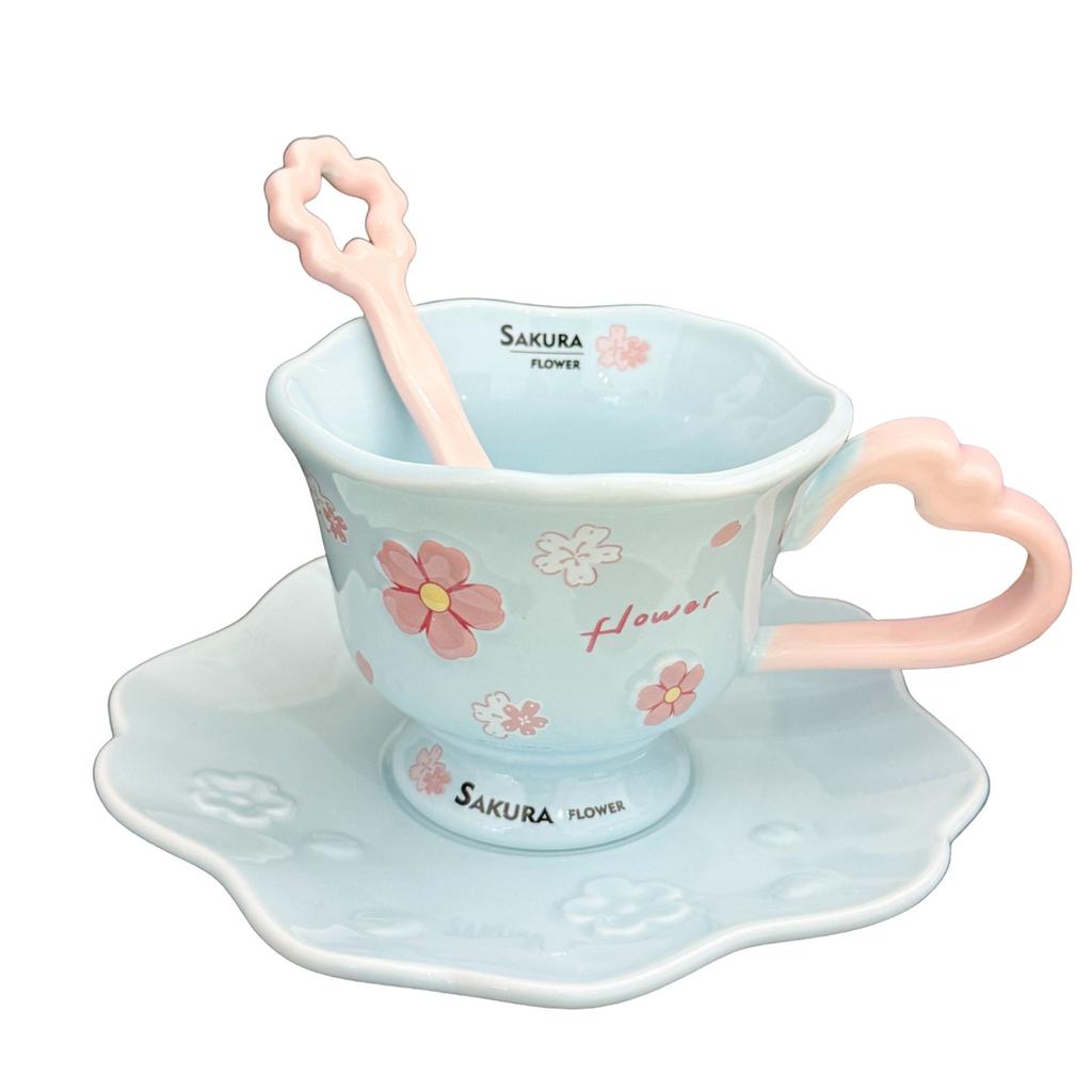 Kreatives Keramik-Kaffeebecher- und Untertassen-Set Büro Nachmittagstee Tasse und Untertasse Mädchenherz Kirschblüten Geprägte Tasse und Untertasse Souvenir
