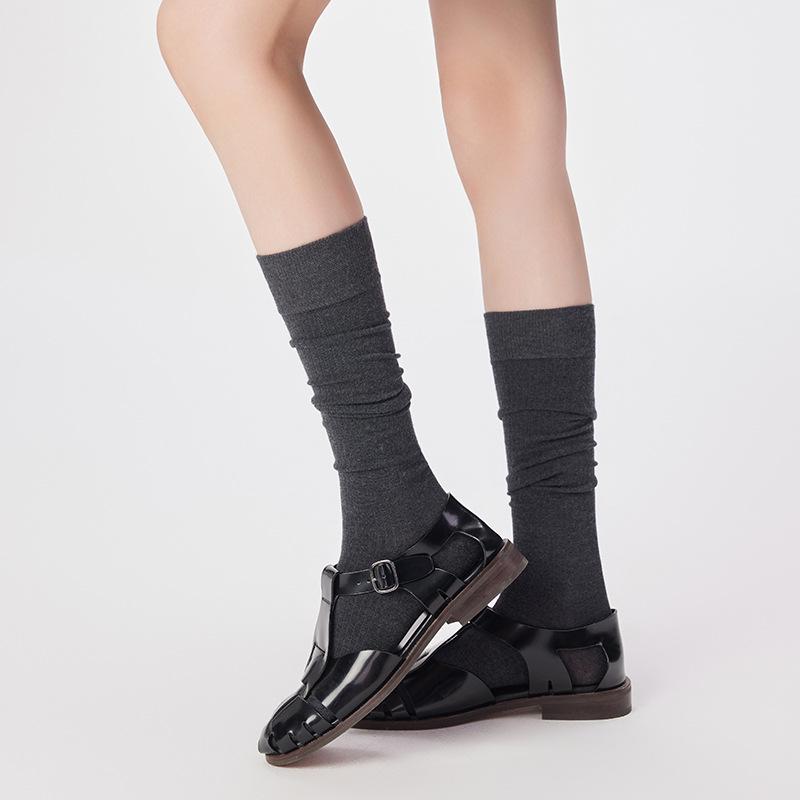 Encore Burgundy Wool Socks - Women's Retro Style, Versatile, Boneless, Calf-Length for Autumn and Winter