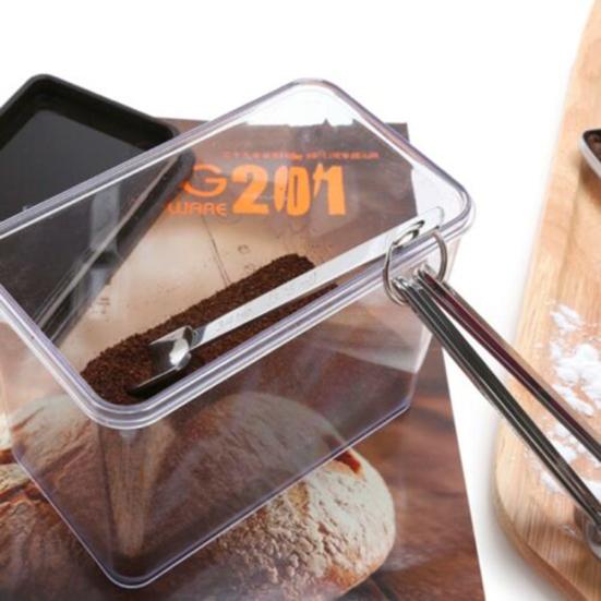 6 ks nerezové ocelové stupnice, měřicí čtverec, kořenící lžíce, naběračka, nástroje na pečení