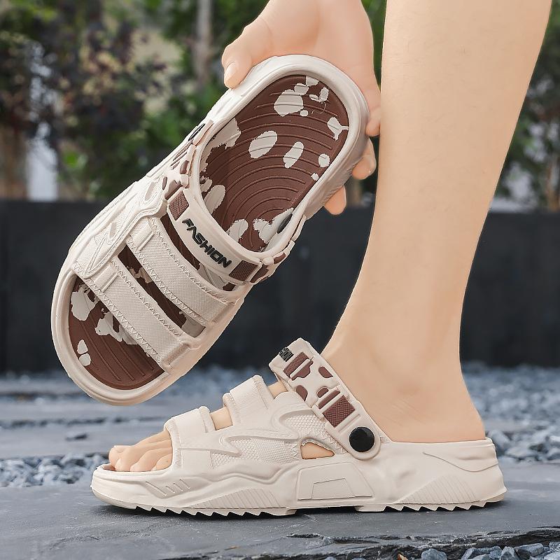 Sandals new 2025 summer leisure teenagers seaside wading thick bottom light stepping on shit feeling two wear one word drag