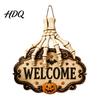 Adereço de Atmosfera de Festival Sazonal Mão de Esqueleto Placa de Boas-Vindas para Porta Decoração com Padrão de Abóbora e Morcego de Halloween Placa Suspensa de Arte de Parede Assustadora para