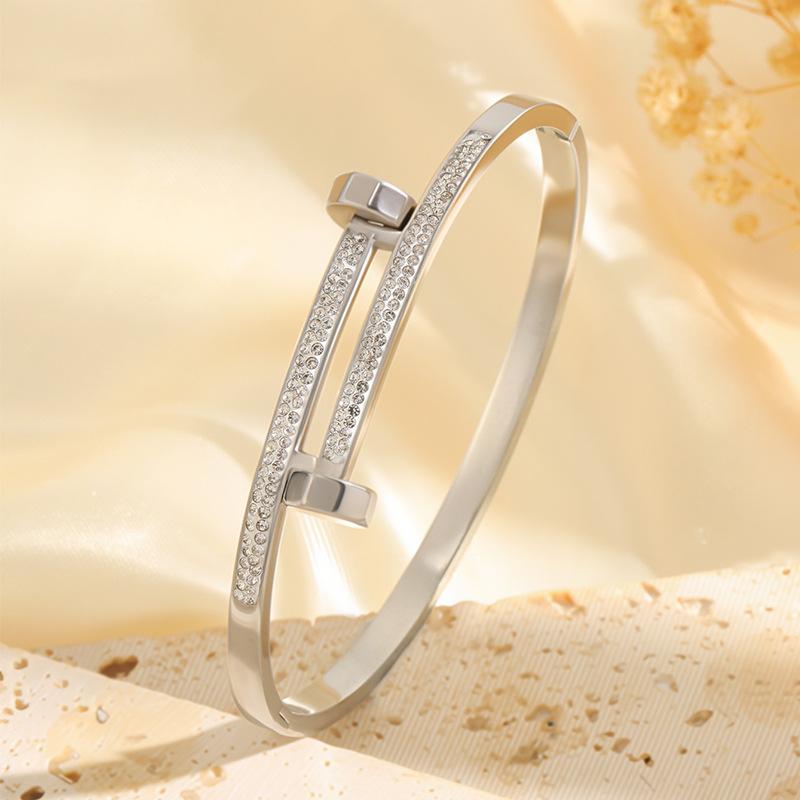 Titanium Steel Bracelet - Double-headed Diamond-studded Studs for Women - A Niche, High-end Bracelet with A Sophisticated Style