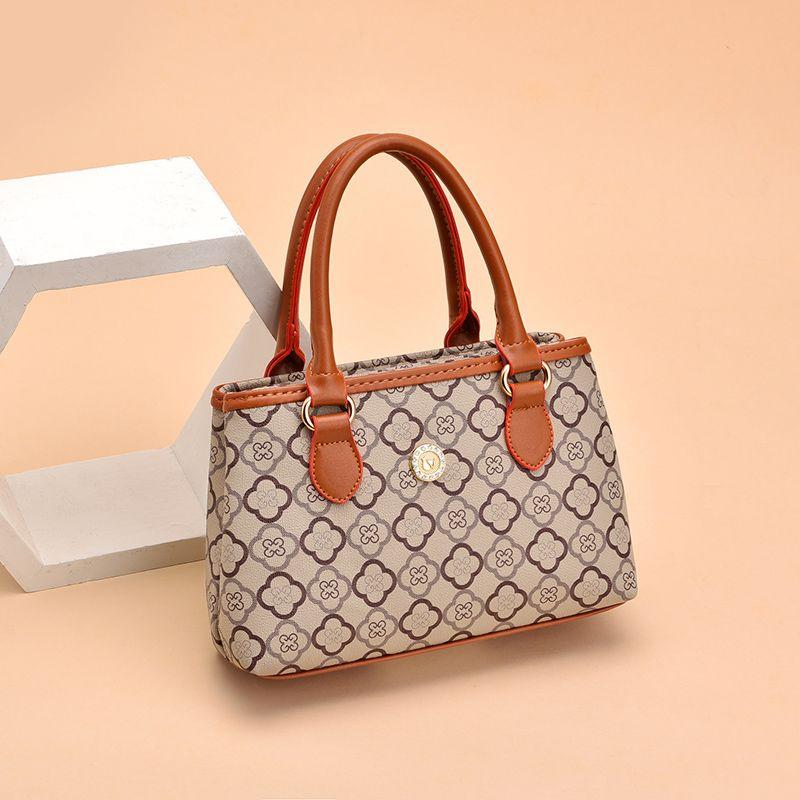 

Handbag Female 2025 New Arrival Fashion Middle-Aged Mother Bag Soft Leather Female Bag Mother-in-Law Grandma Shopping Small Handbags Light Color Cloud Pattern Small Bag Tote