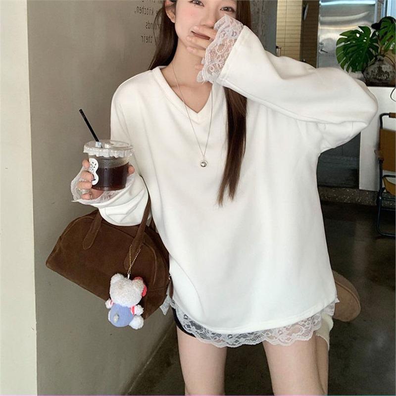 Women's Long-Sleeve Lace Patchwork Velvet T-Shirt - Double-Sided, Slimming, Warm, Autumn/Winter.