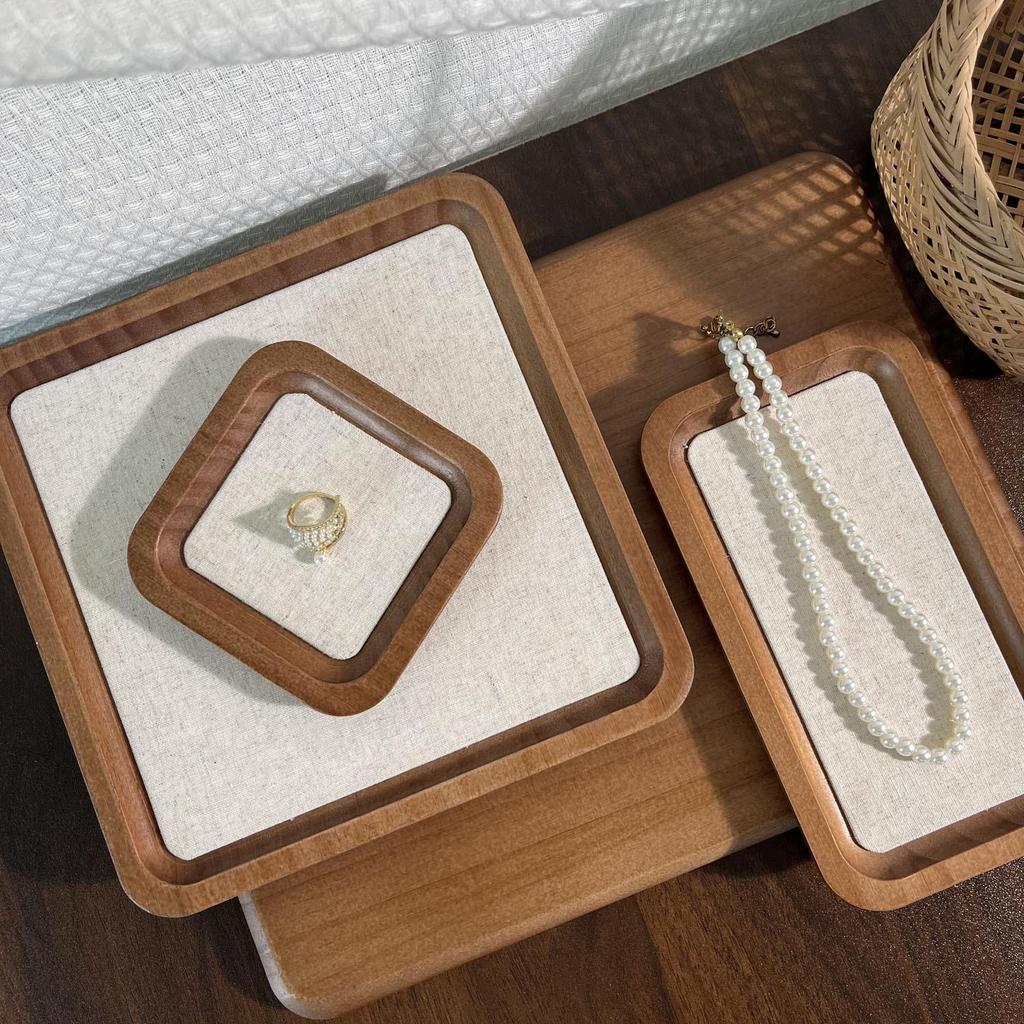 Walnut Jewelry Tray: Pearl Necklace Storage & Linen-Style Display Stand for Props & Photography