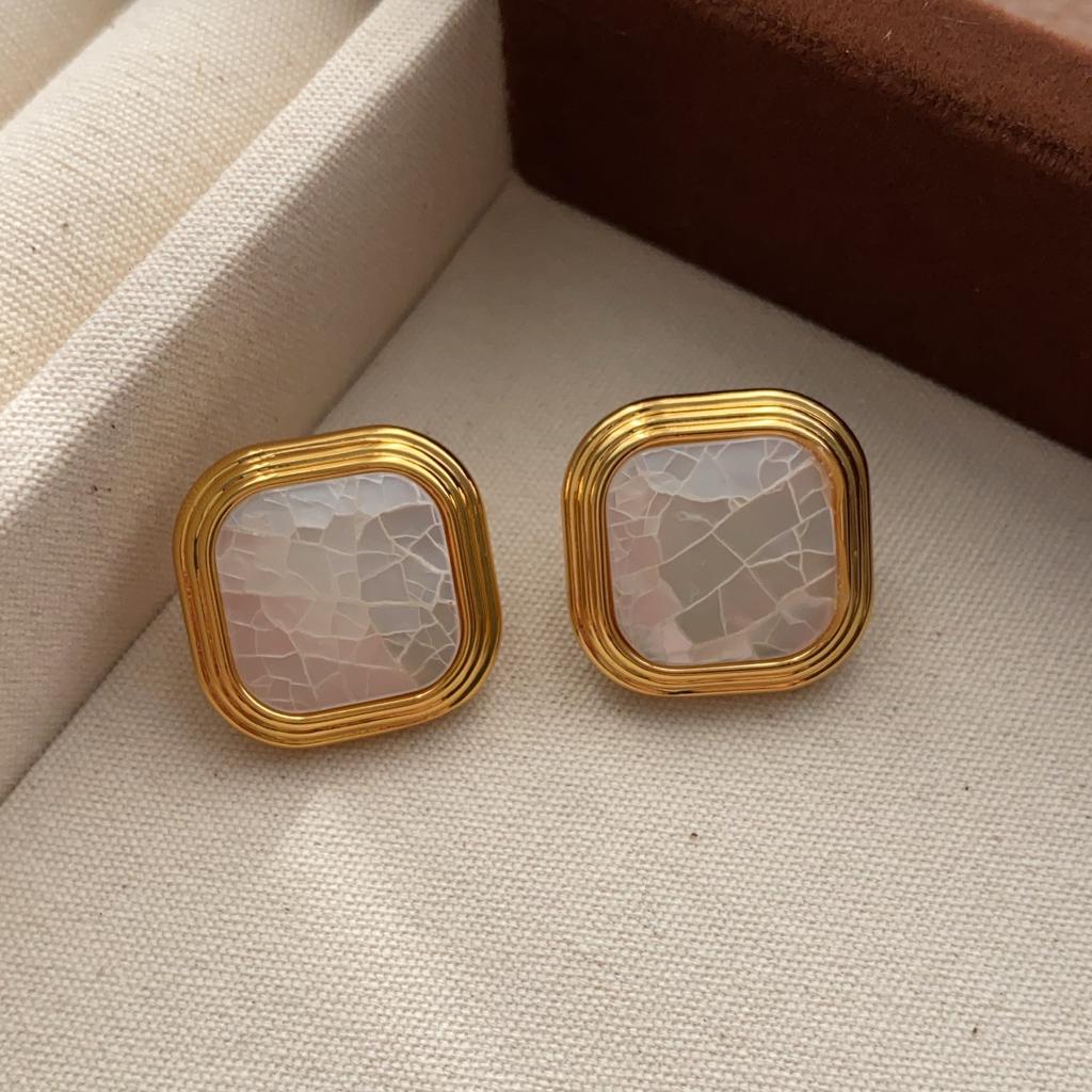 French Square Fritillary Piece Earrings Ice Cracked Warm Earrings Retro Elegant Earrings