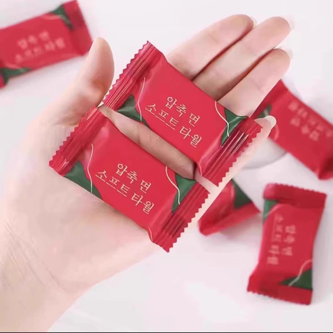 

Силиконовая щетка для очищения лица с мягкой щетиной для глубокого очищения пор и снятия макияжа, с массажером для носа и аппликатором для детского шампуня.