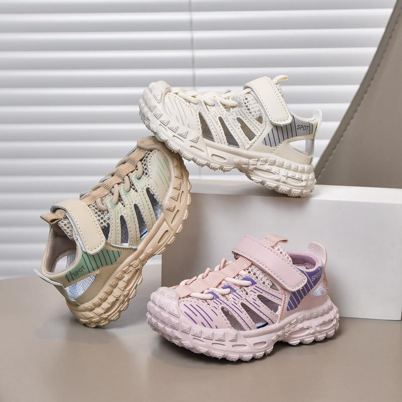 Pojksportssandaler för flickor Sneakers Halkfria Mesh Andningsbara 2025 Sommar Nya Barn Löparskor Tåförstärkta Mjuk Sula Komfort