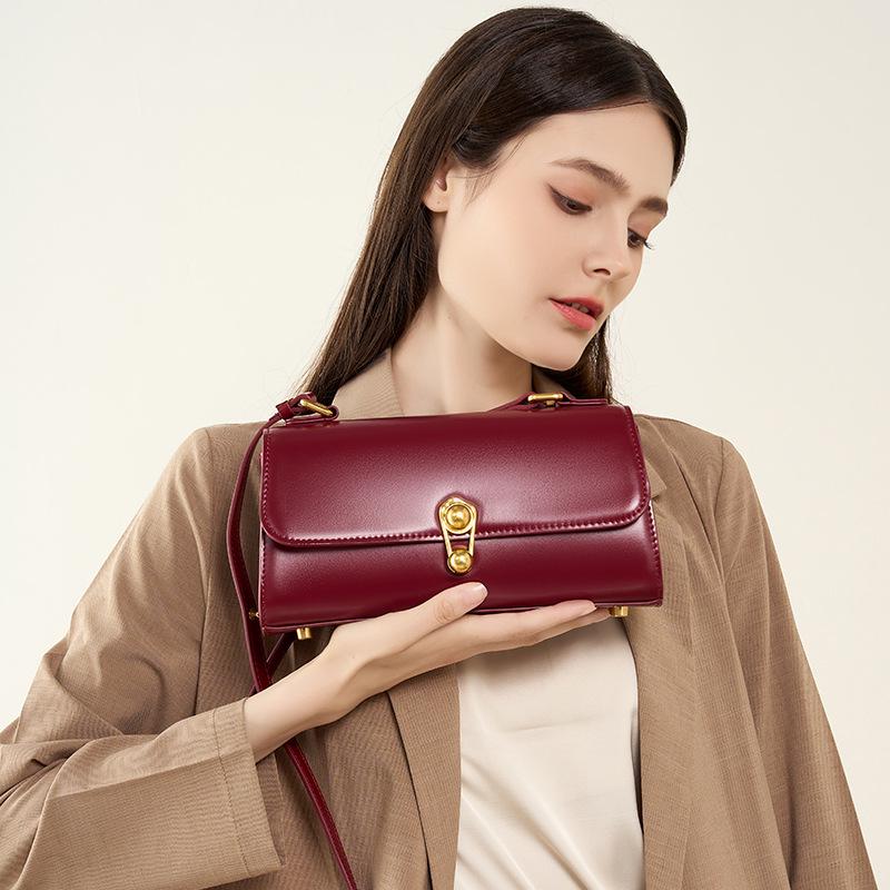 2025 Women's French Baguette Bag: Genuine Leather Crossbody Underarm Bag for Spring/Summer