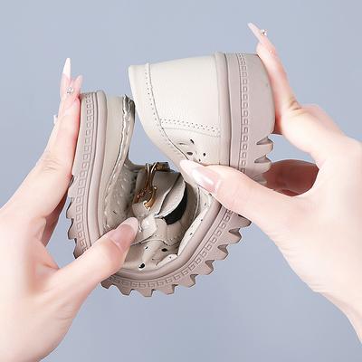 Leder Mutter Schuhe hohl atmungsaktiv Rindflechse weiche Sohle mittelalt Pedal Doudou Schuhe sind nicht müde Damenschuhe