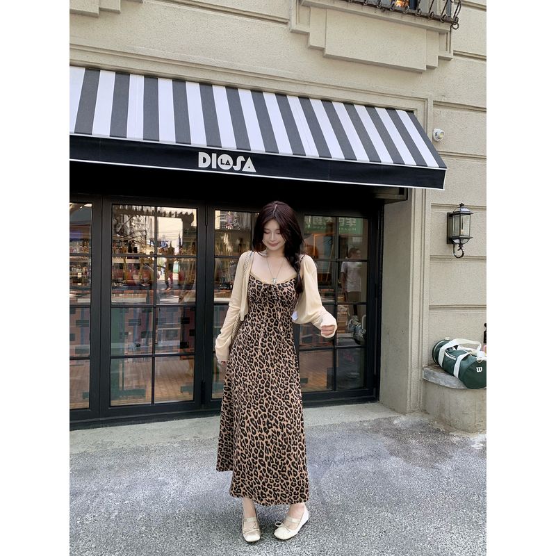 Wildly Spicy Milan Vintage Leopard Print Slip Dress for Slightly Curvy Women, Summer High-End Retro Slim Fit Plus Size Dress