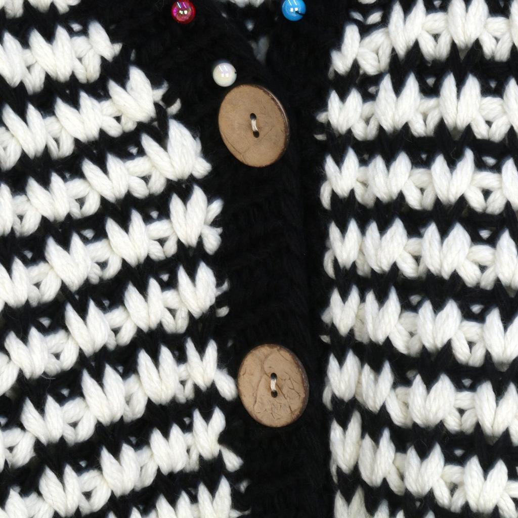 European & American Retro Striped V-neck Loose Cardigan: Women’s Lazy Style Short Fashion Long Sleeve Sweater